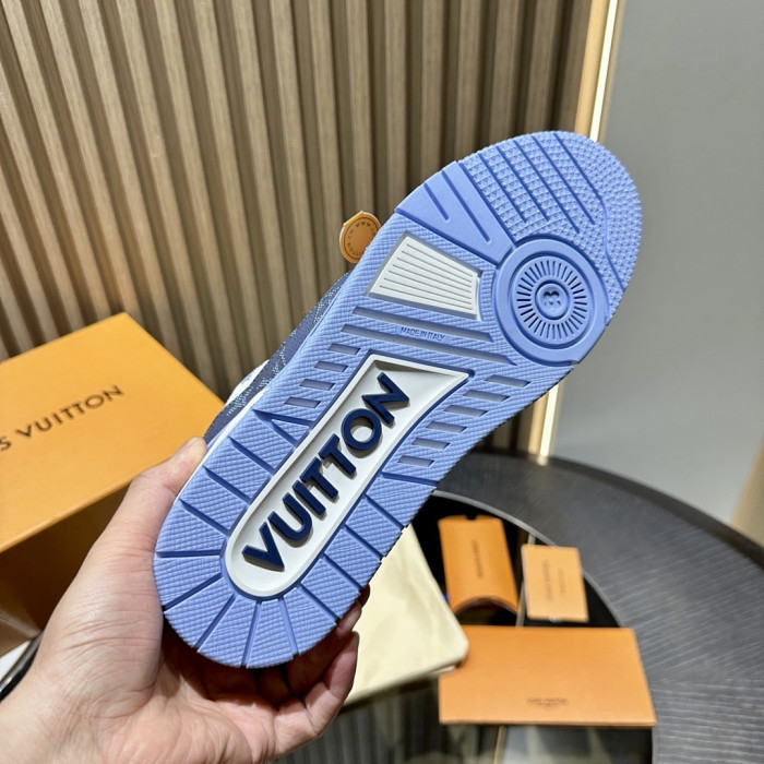 L0VT SNEAKER