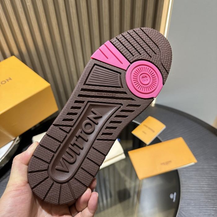 L0VT SNEAKER