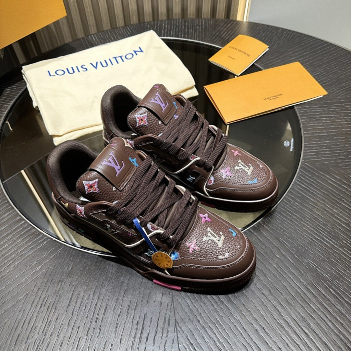 L0VT SNEAKER