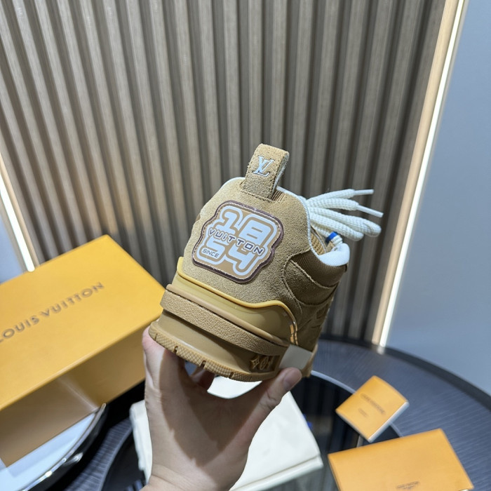 L0VT SNEAKER