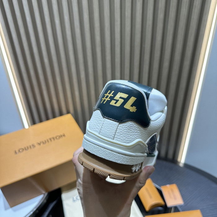 L0VT SNEAKER