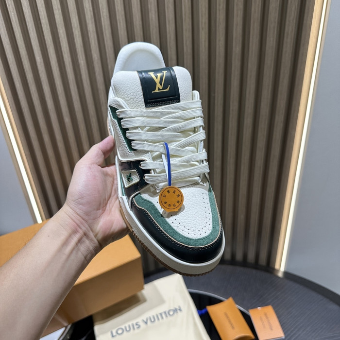 L0VT SNEAKER