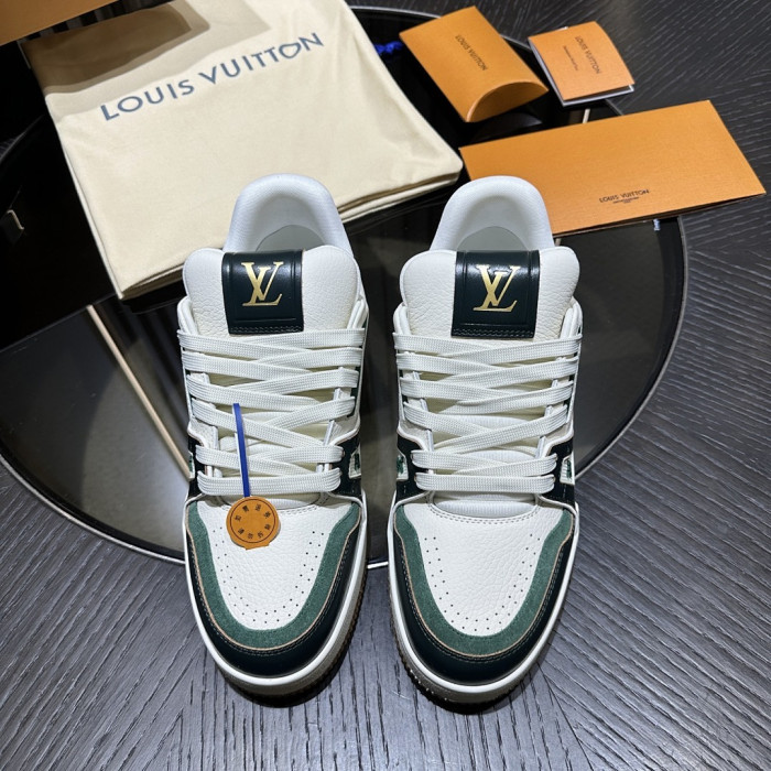 L0VT SNEAKER