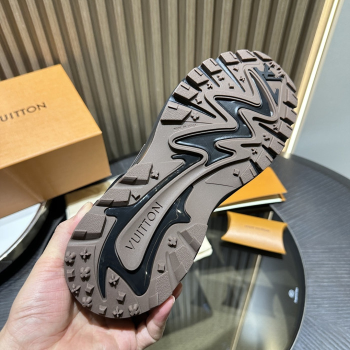 L0VT SNEAKER