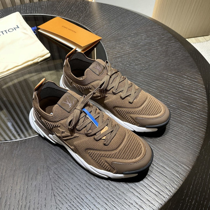 L0VT SNEAKER