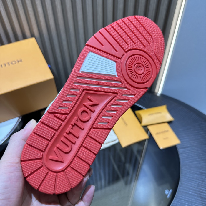 L0VT SNEAKER