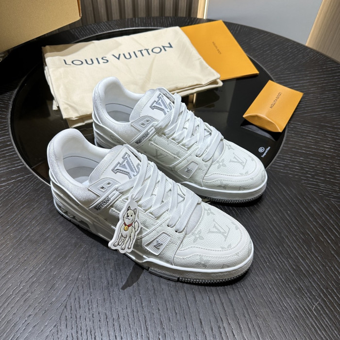 L0VT SNEAKER