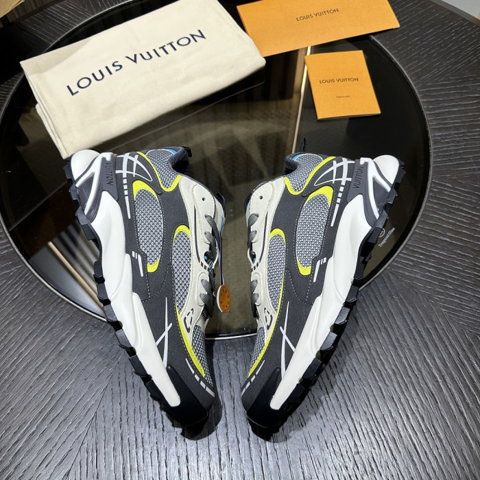L0VT SNEAKER