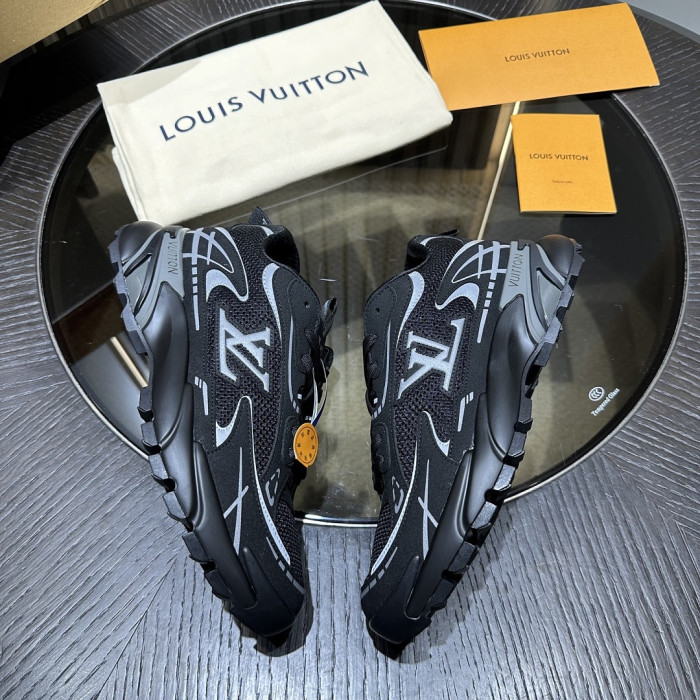 L0VT SNEAKER