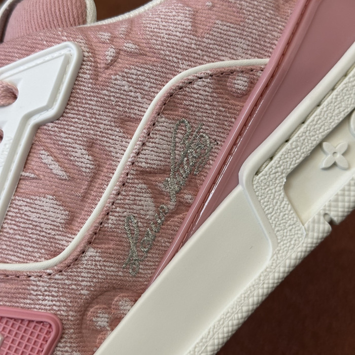 L0VT SNEAKER