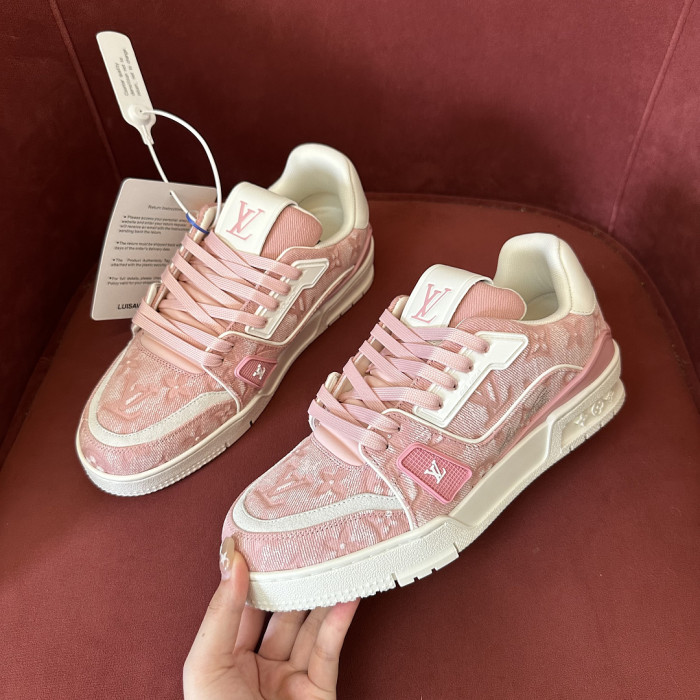 L0VT SNEAKER