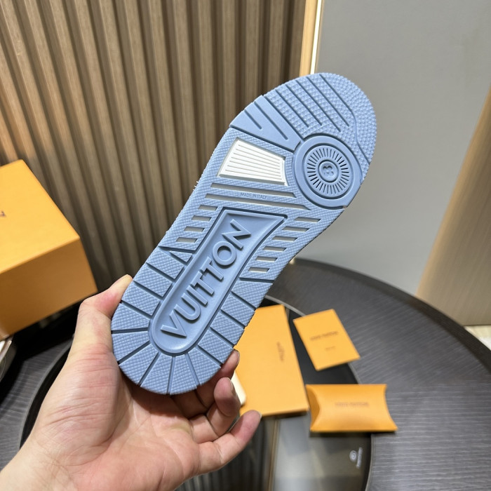L0VT SNEAKER