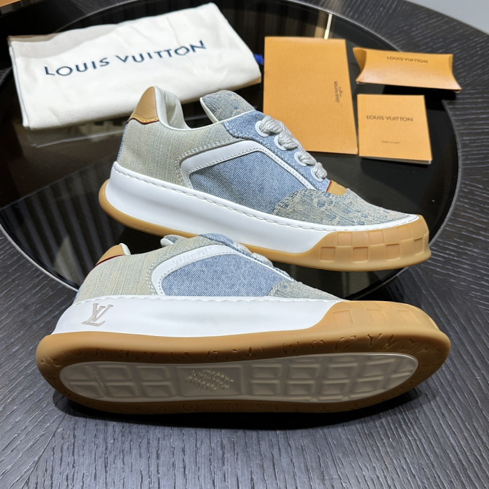 L0VT SNEAKER