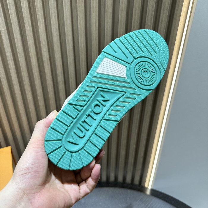 L0VT SNEAKER