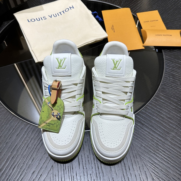 L0VT SNEAKER