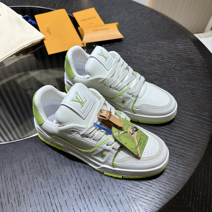 L0VT SNEAKER
