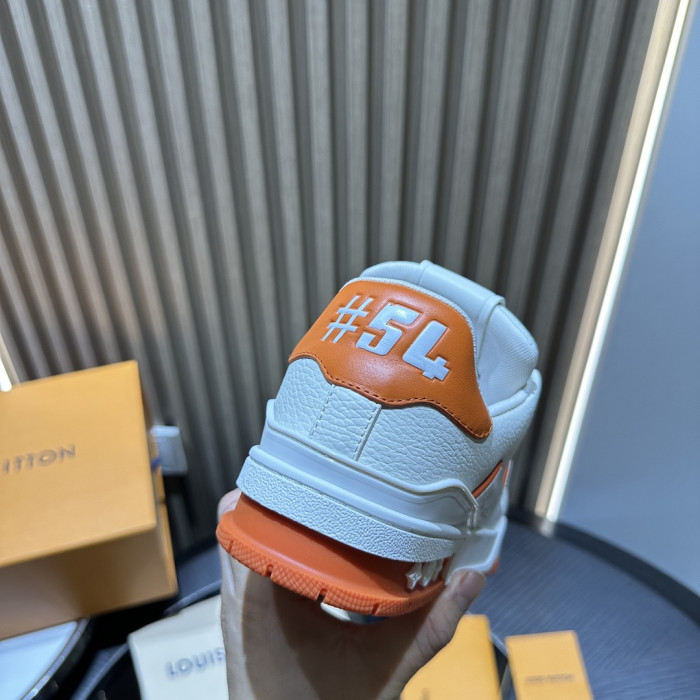 L0VT SNEAKER