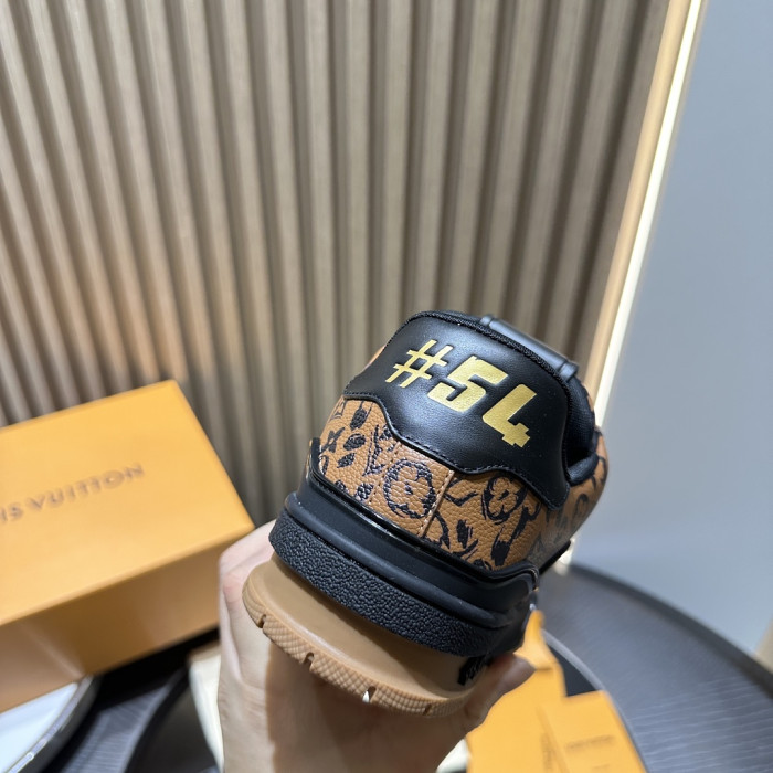 L0VT SNEAKER