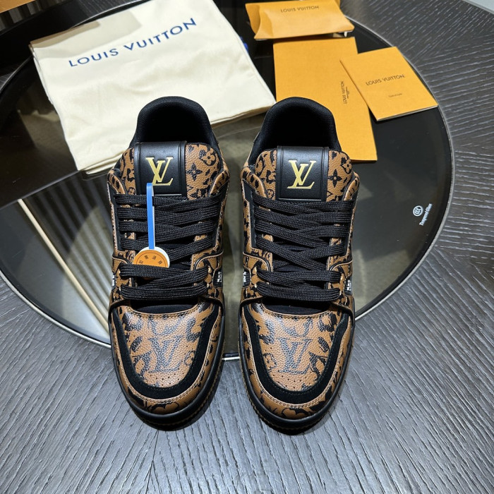 L0VT SNEAKER