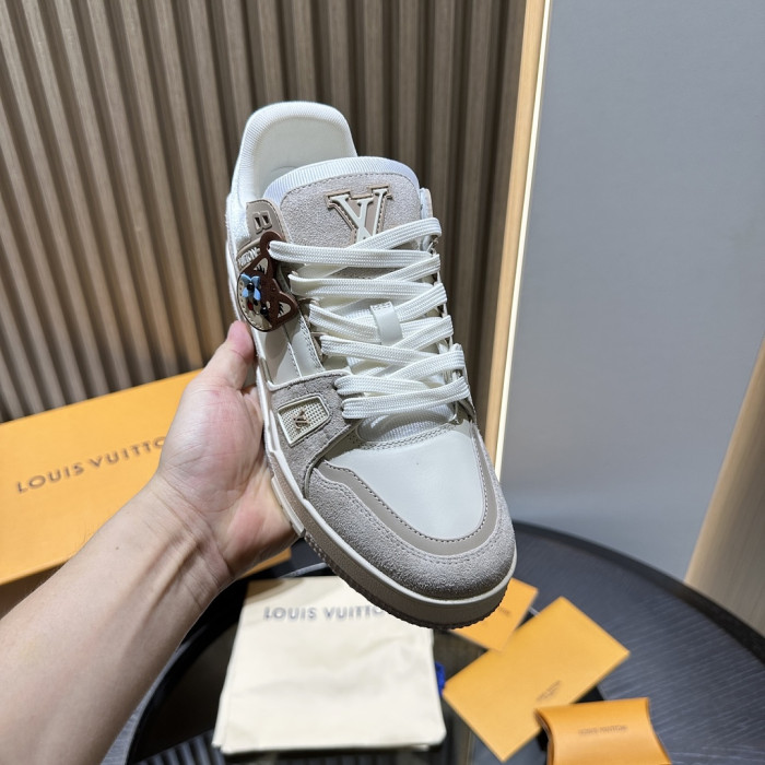 L0VT SNEAKER
