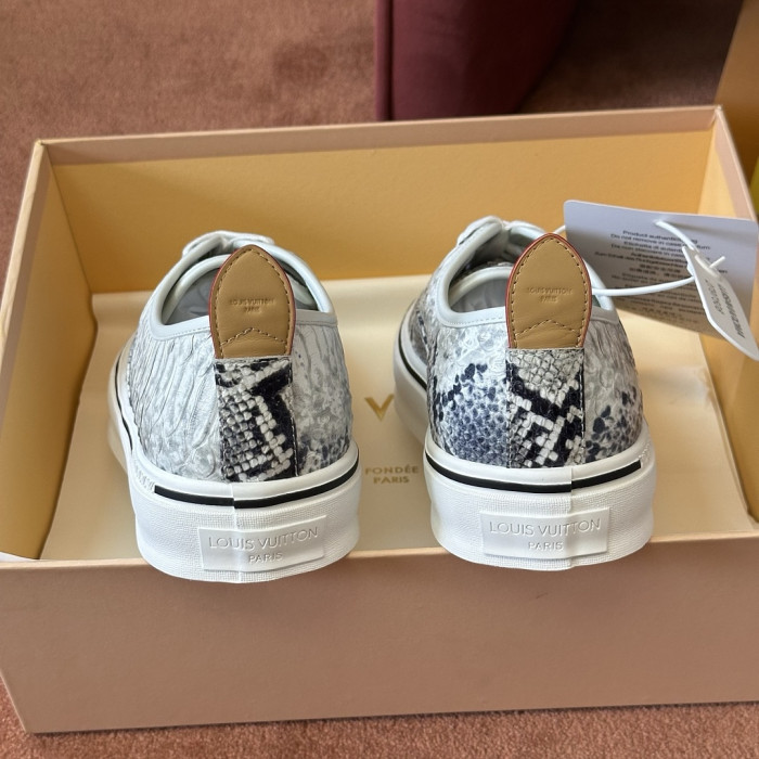 L0VT SNEAKER