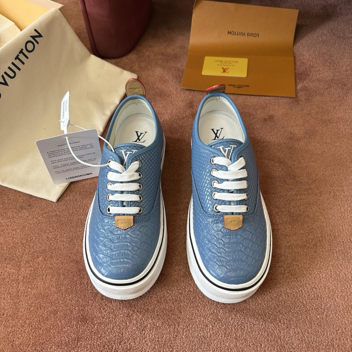 L0VT SNEAKER