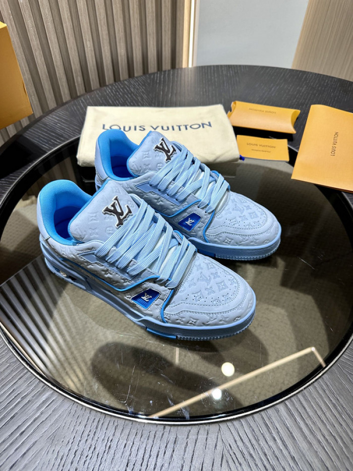 L0VT SNEAKER