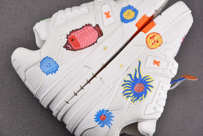 L0VT SNEAKER