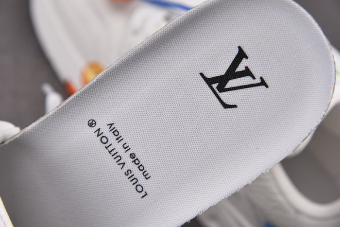 L0VT SNEAKER