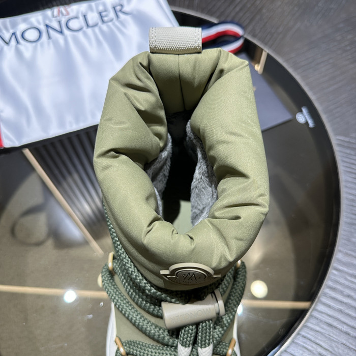 M0nc1e boots