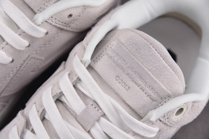 OFW SNEAKER