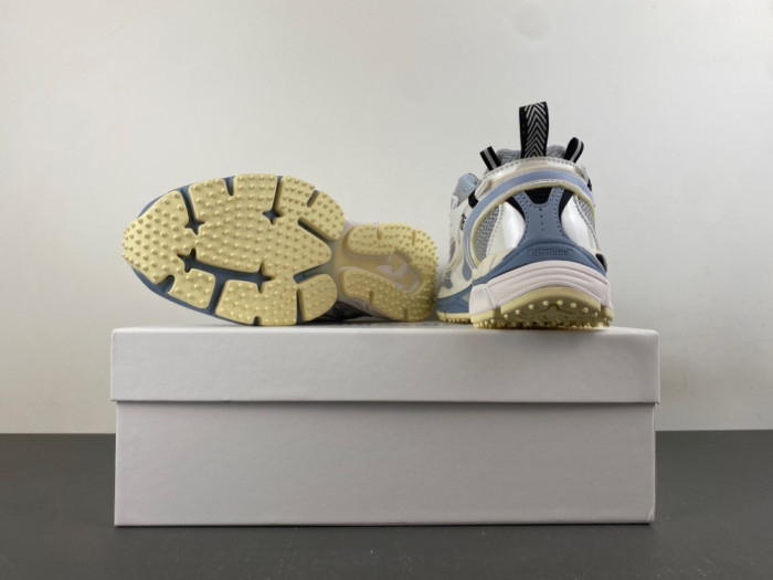 OFW SNEAKER