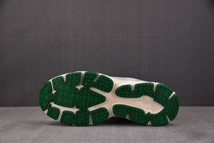 OFW SNEAKER
