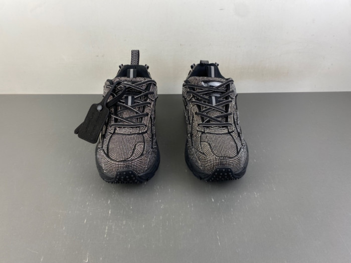 OFW SNEAKER
