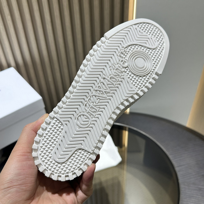 OFW SNEAKER