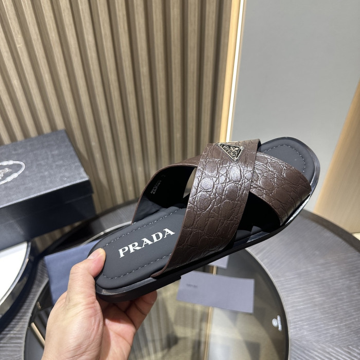 P SANDAL