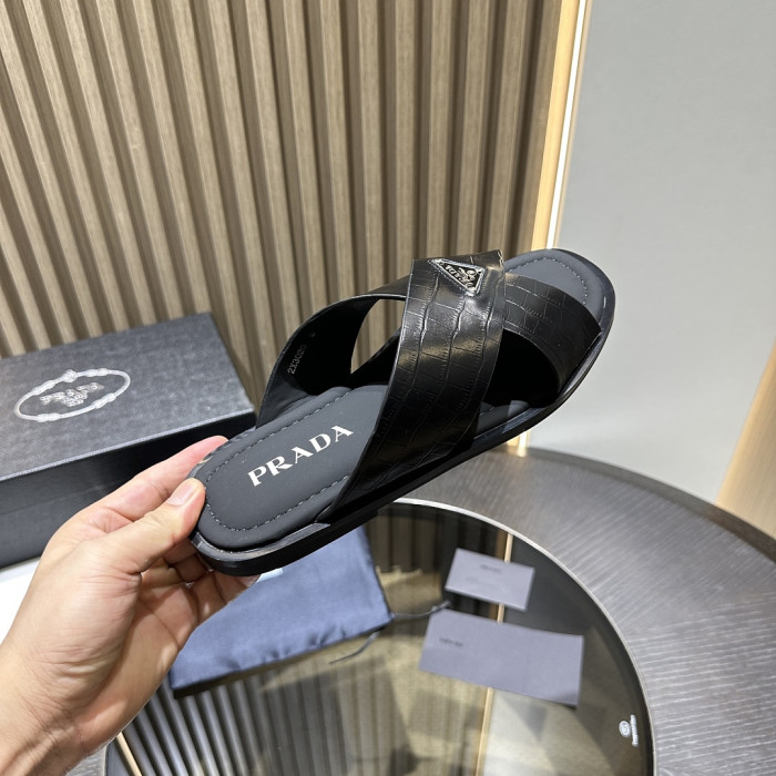 P SANDAL
