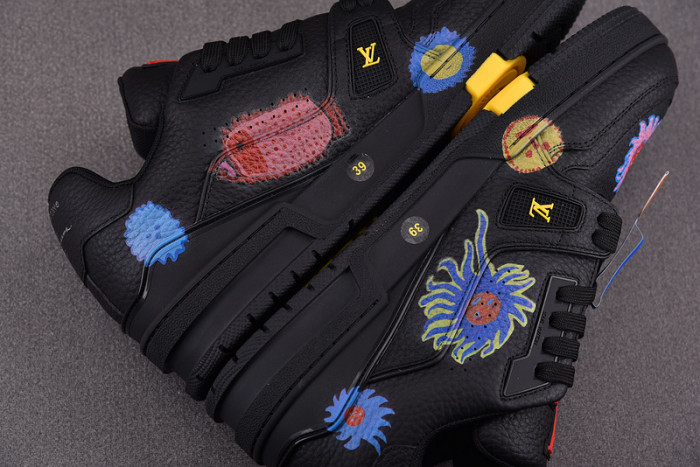 L0VT SNEAKER