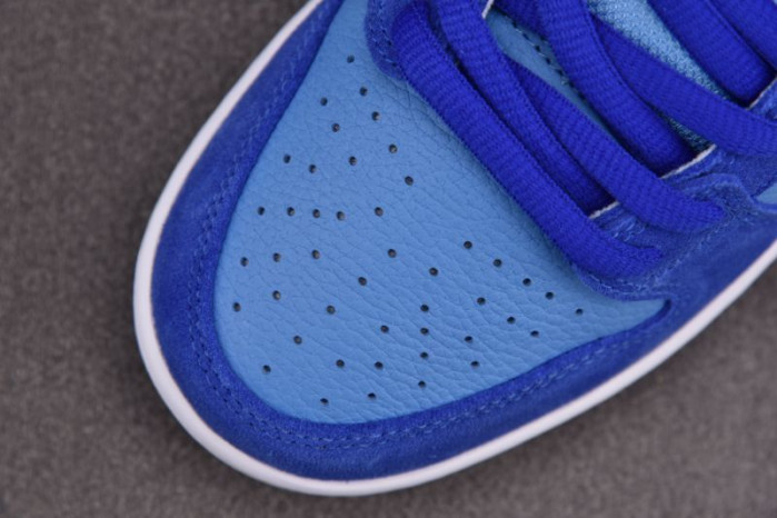 Nike SB Dunk Low Blue Raspberry DM0807-400