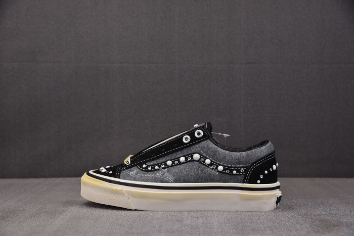VA& SNEAKER