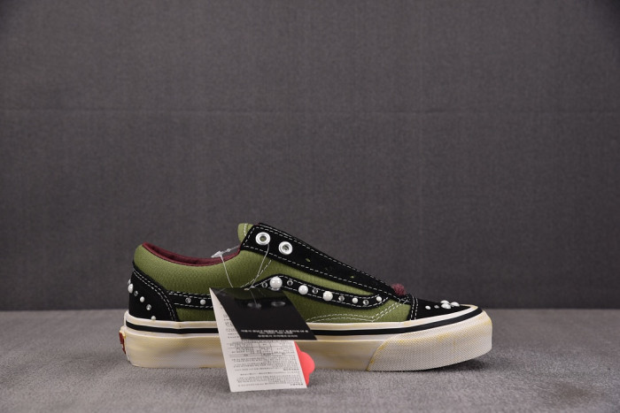 VA& SNEAKER