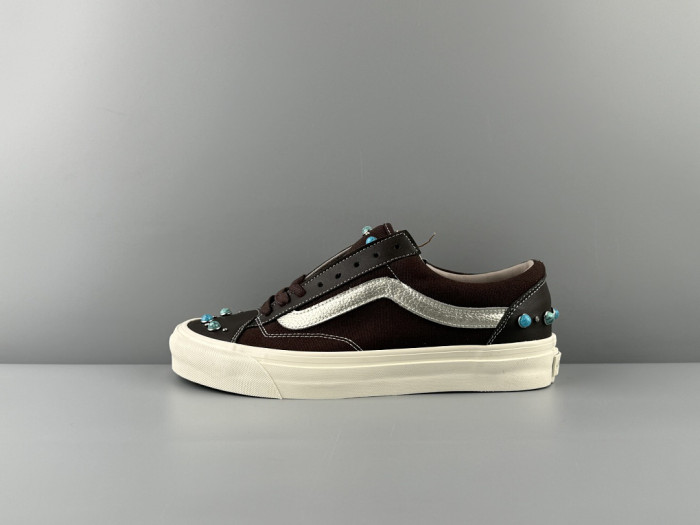 VA& SNEAKER