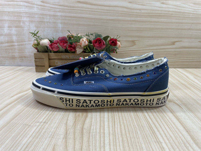 VA& SNEAKER